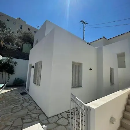 Perakis Maisonette *